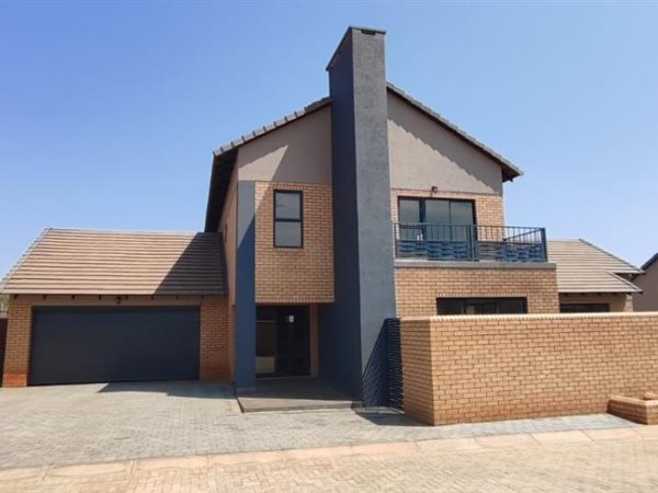 5 Bedroom Townhouse 5 Bedroom Townhouse