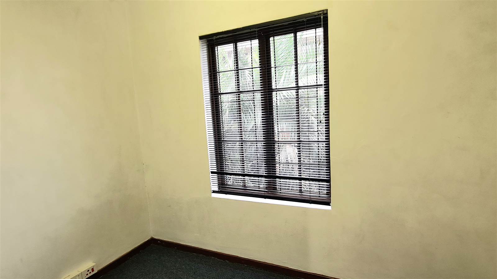 85  m² Commercial space in Kloof photo number 12