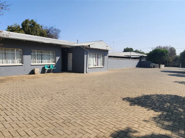26 Bedroom House 26 Bedroom House