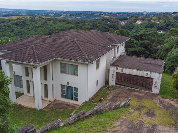 5 Bed House in Dawncliffe