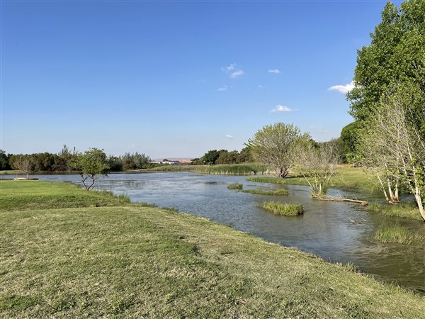 1420 m² Land available in The Ridge Estate