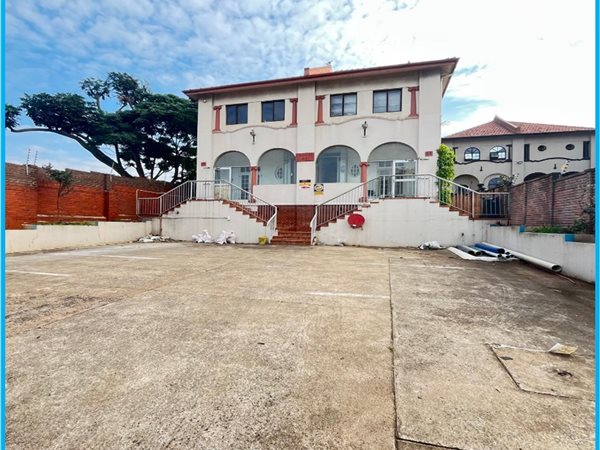 710 m² Office Space 710 m² Office Space
