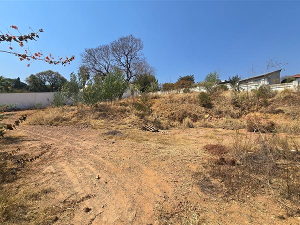 1 487 m² Land