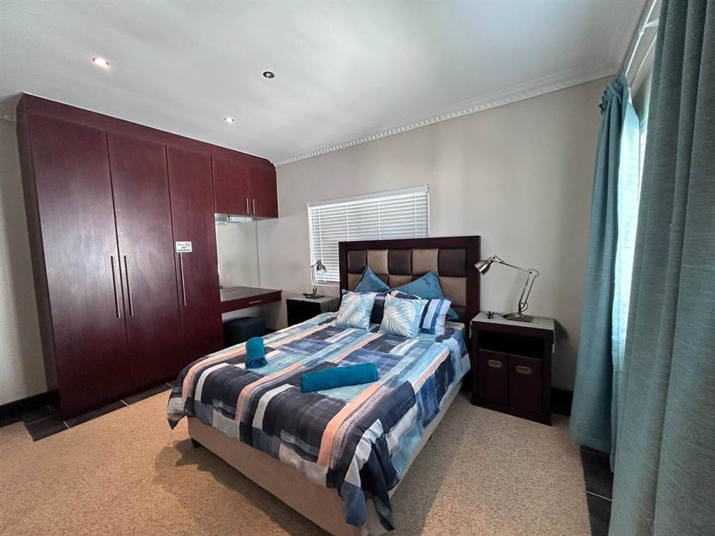 3 Bed Townhouse in Jeffreys Bay photo number 9