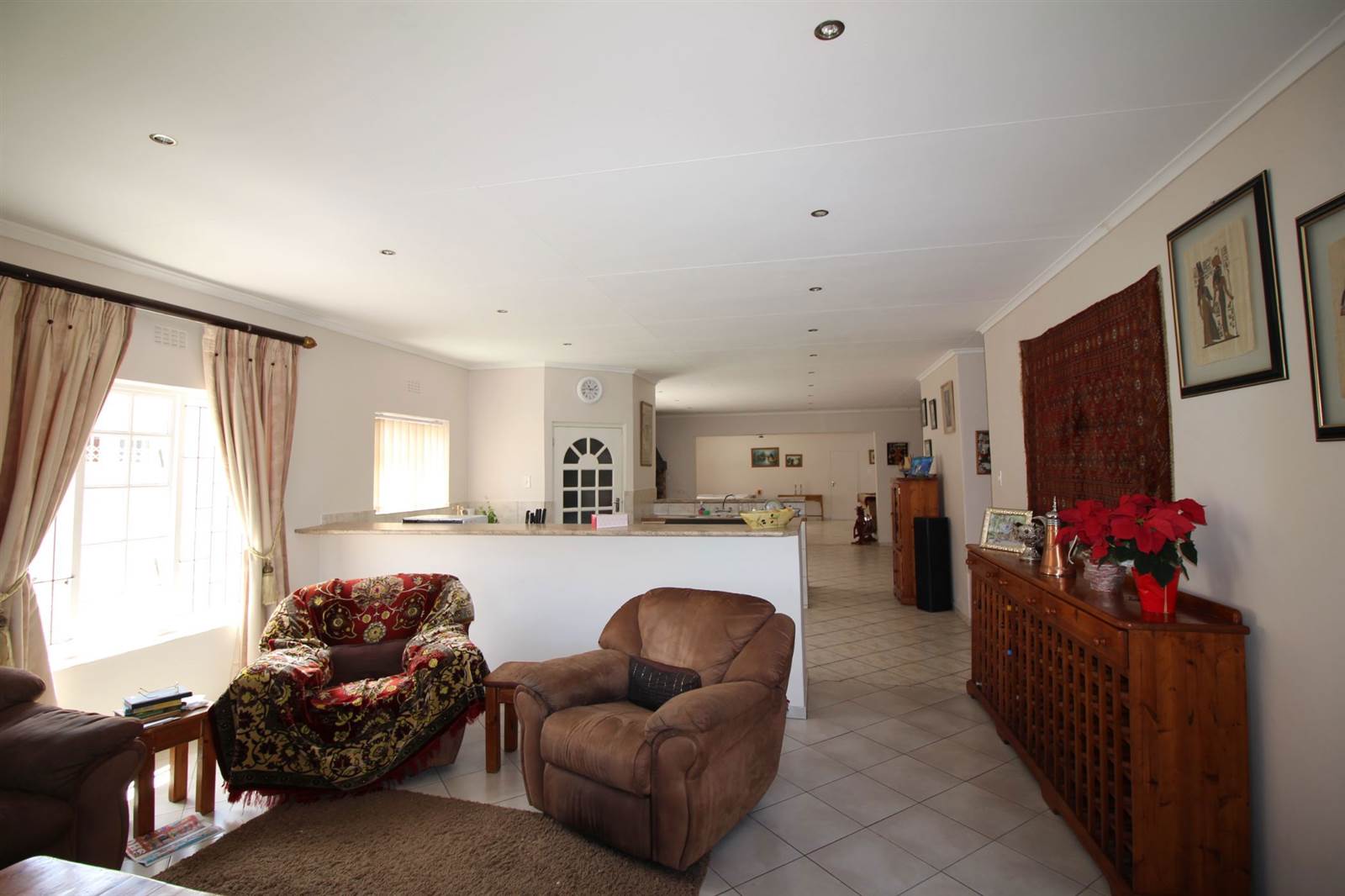 4 Bed House in Port Owen photo number 4