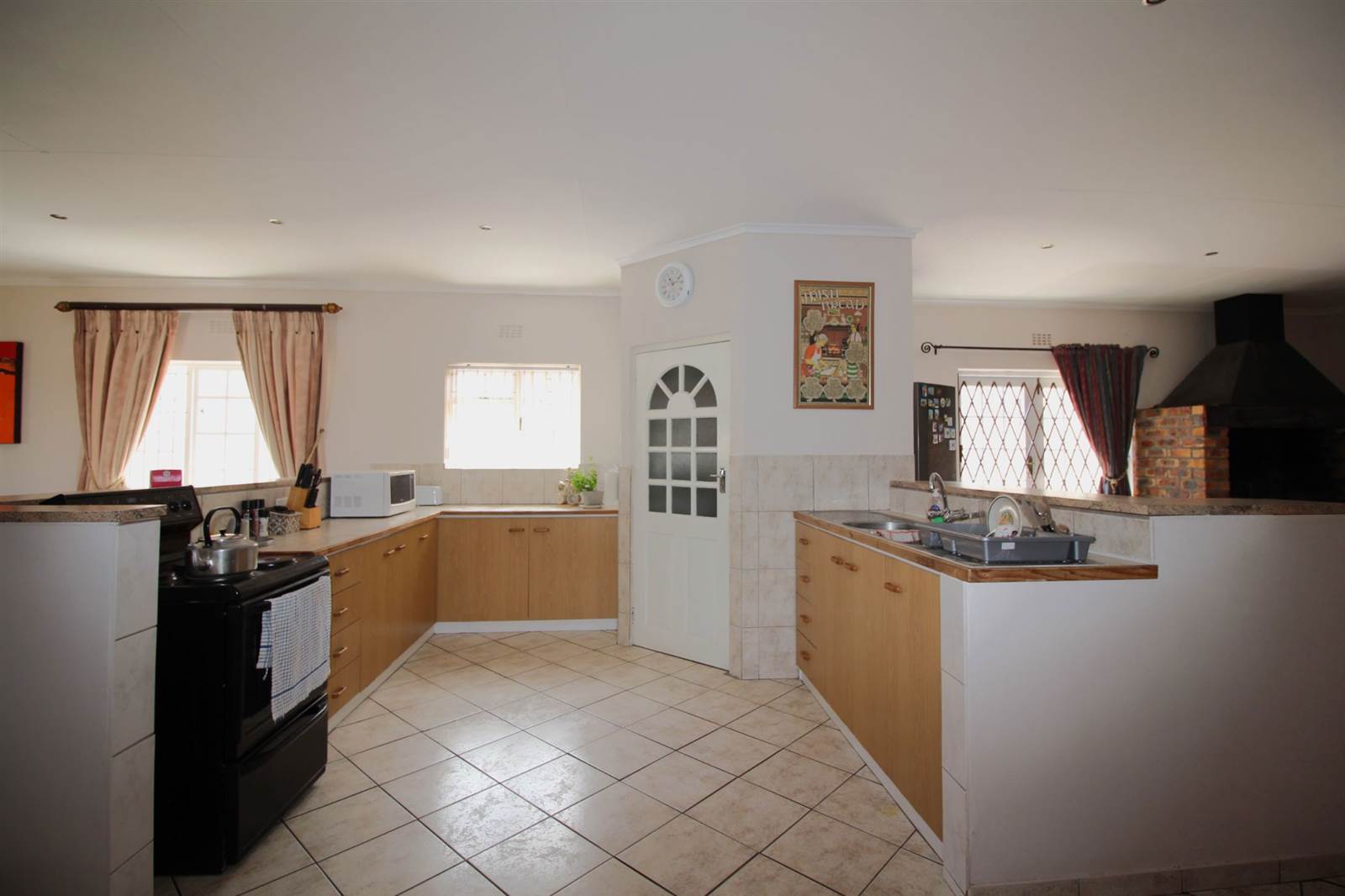 4 Bed House in Port Owen photo number 5