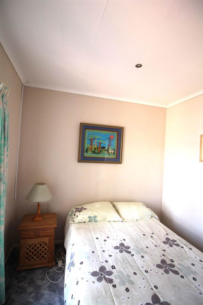 4 Bed House in Port Owen photo number 17