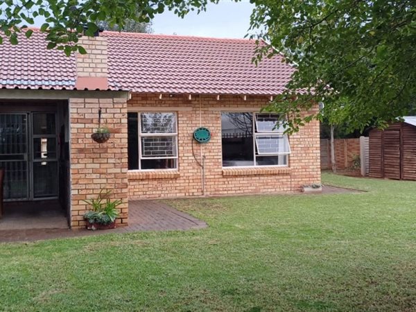 3 Bedroom Townhouse 3 Bedroom Townhouse