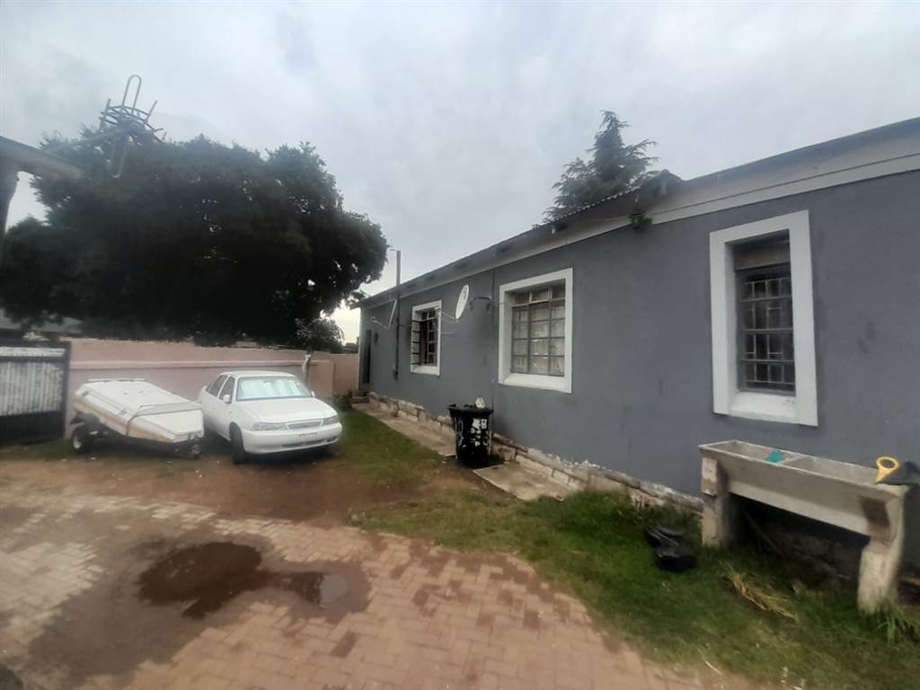15 Bed House in Boksburg North photo number 6