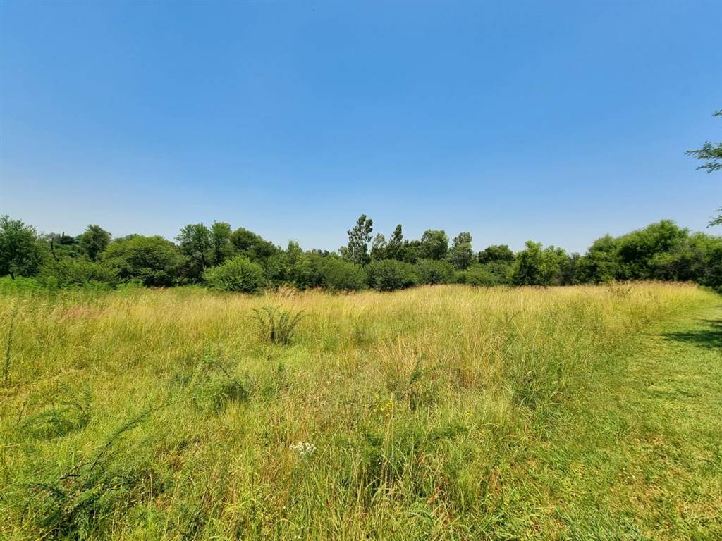 683 m² Land available in Parys Golf Estate photo number 1