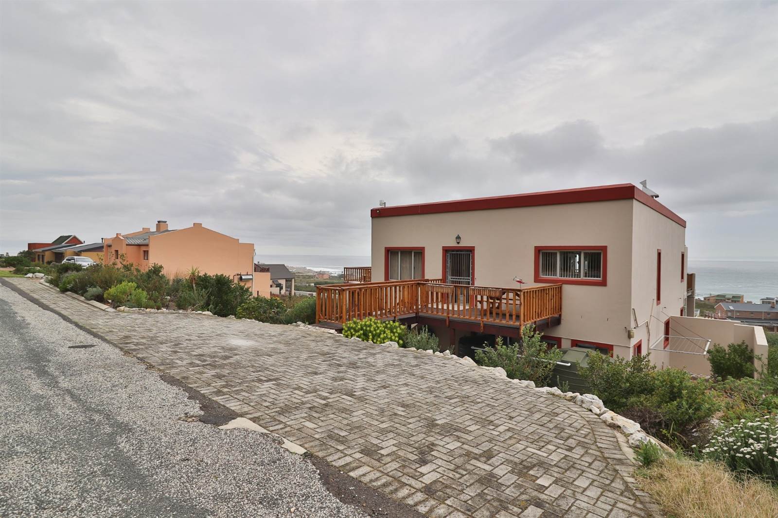 4 Bed House in Bettys Bay photo number 3