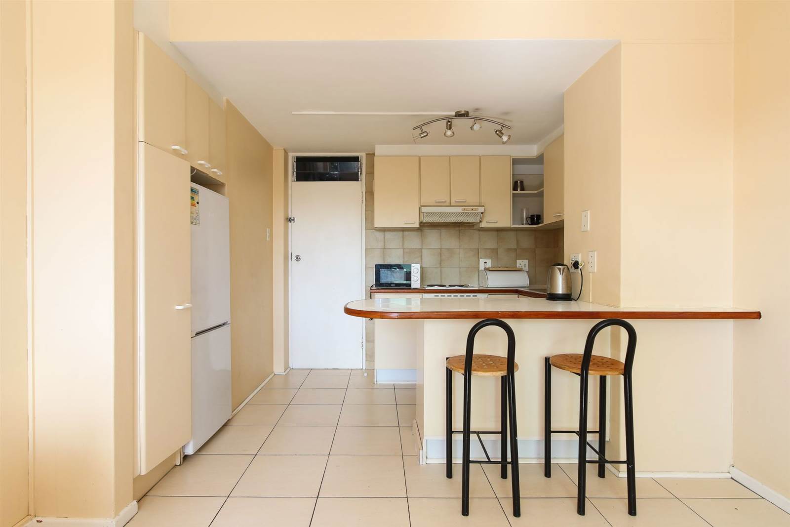 1 Bed Apartment in Sea Point photo number 3