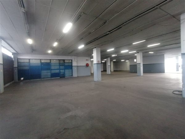 880  m² Industrial space