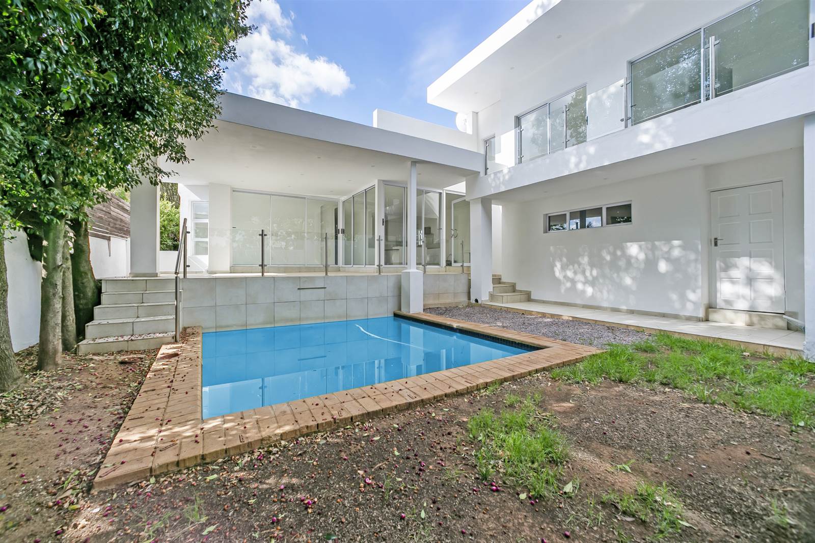4 Bed House in Parkhurst photo number 4