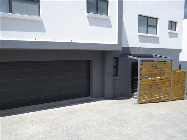 4 Bedroom House 4 Bedroom House