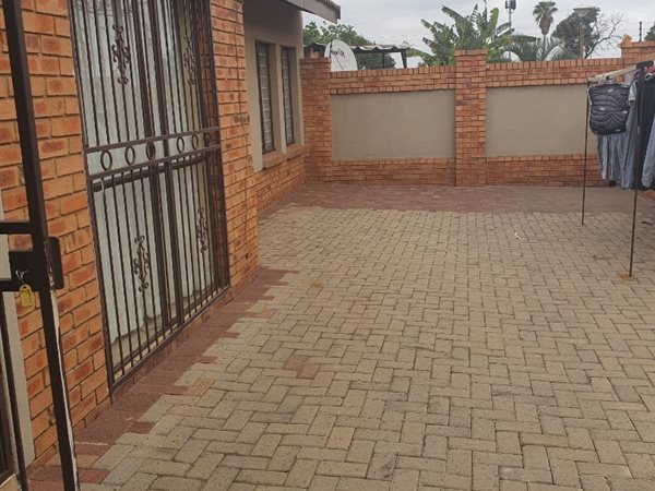 3 Bedroom Townhouse 3 Bedroom Townhouse
