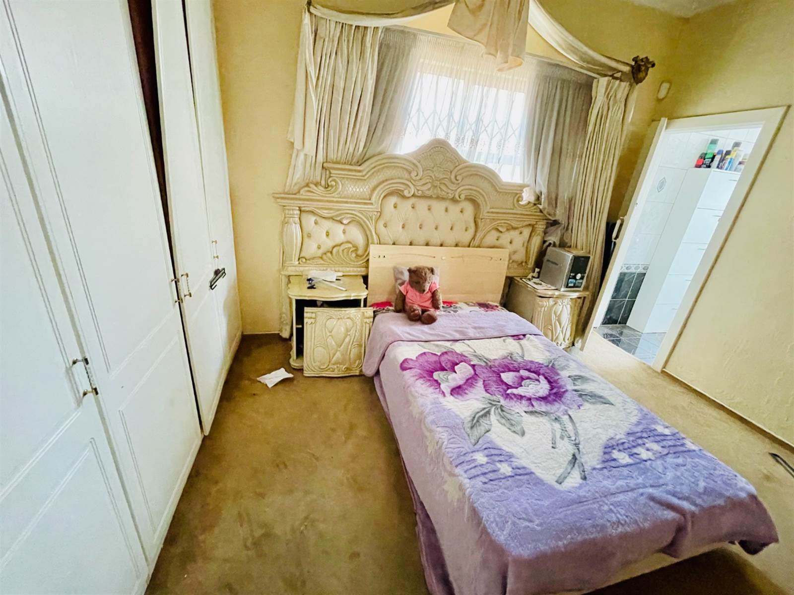 4 Bed House in Turffontein photo number 9
