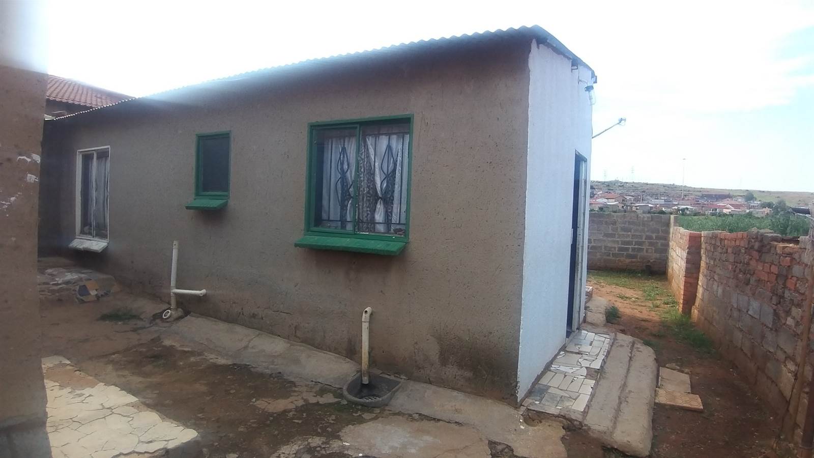 2 Bed House in Dobsonville photo number 1