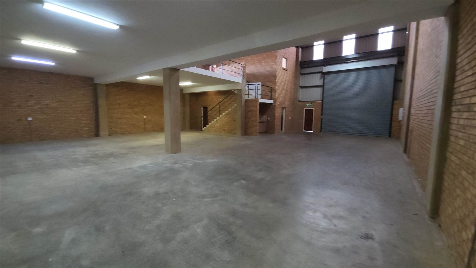 417  m² Industrial space in Lanseria and surrounds photo number 2