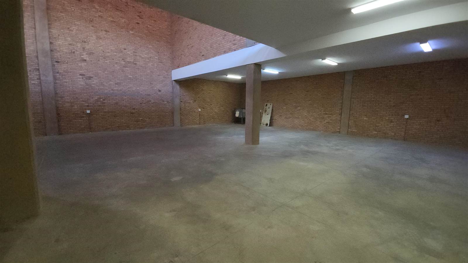 417  m² Industrial space in Lanseria and surrounds photo number 5