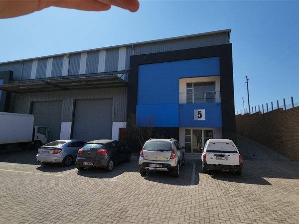 417  m² Industrial space in Lanseria and surrounds