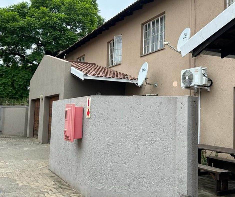 3 Bed Townhouse in Rustenburg Central photo number 18