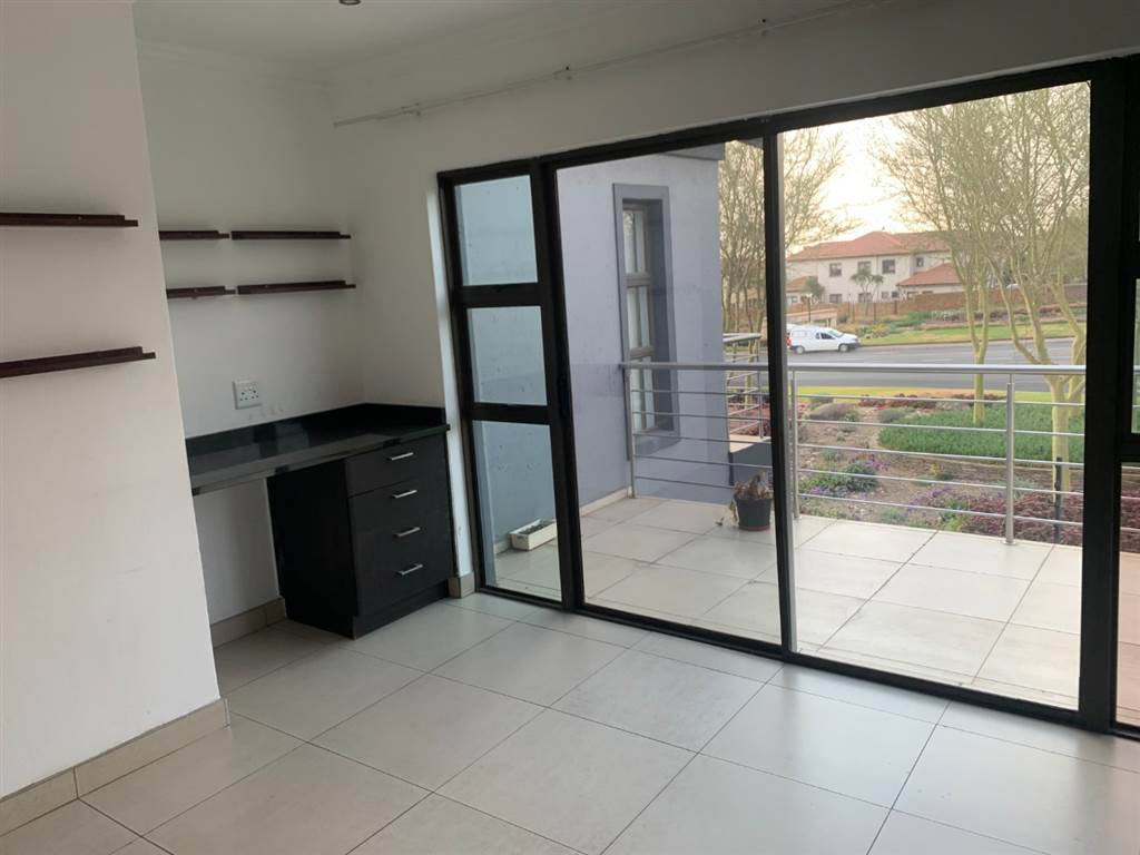 4 Bed House for sale in Blue Valley Golf Estate T4202376 Private