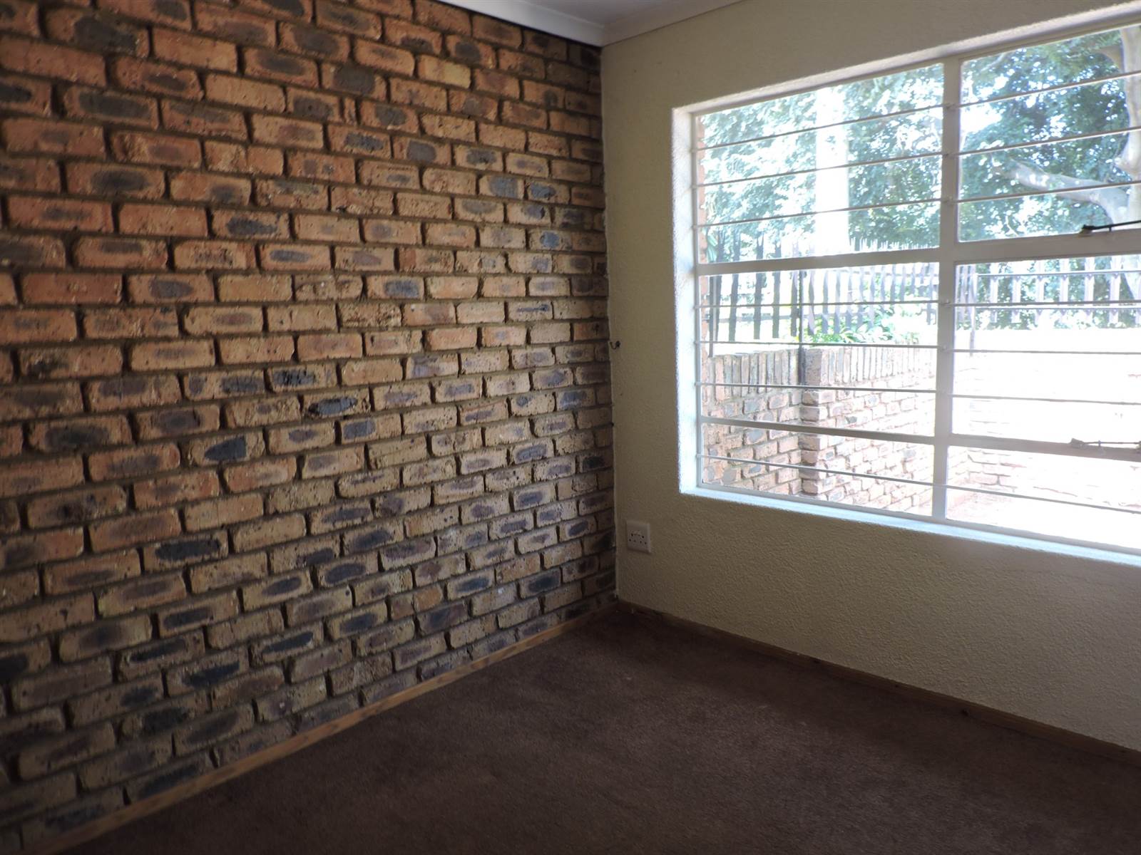 2 Bed Townhouse in Krugersdorp North photo number 9