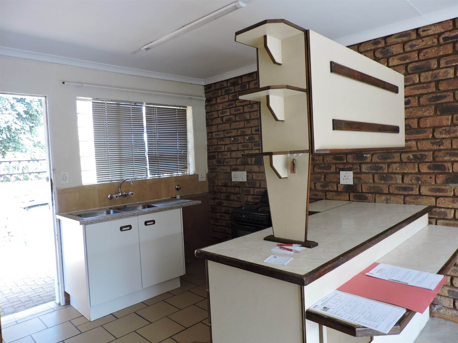 2 Bed Townhouse in Krugersdorp North photo number 7