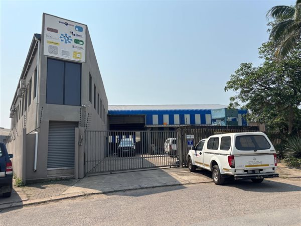 1 468 m² Industrial space 1 468 m² Industrial space