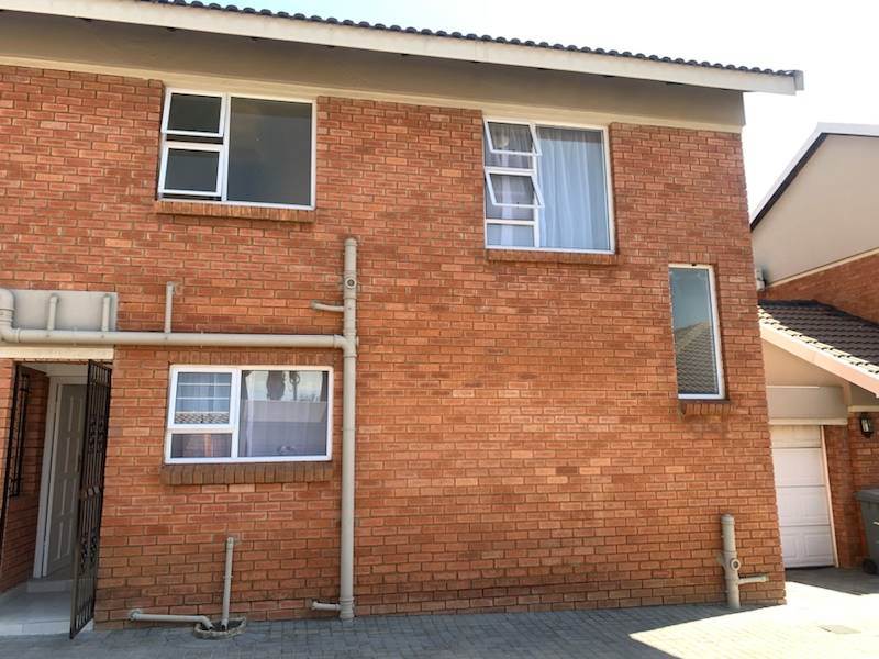 3 Bed Townhouse in New Redruth photo number 20