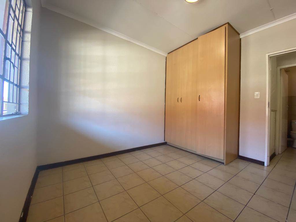 2 Bed Apartment in Polokwane Central photo number 11