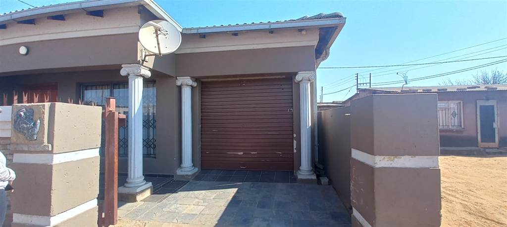 4 Bed House in Kwaguqa photo number 2