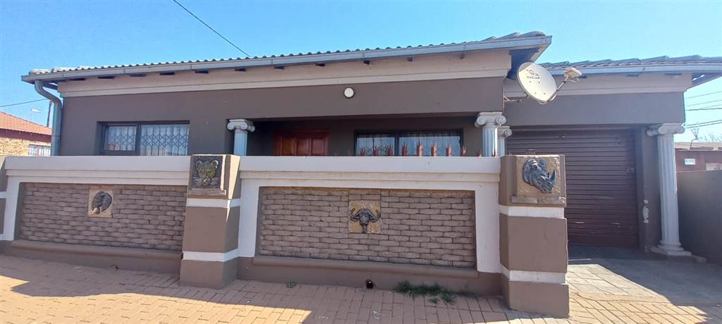4 Bed House in Kwaguqa photo number 1