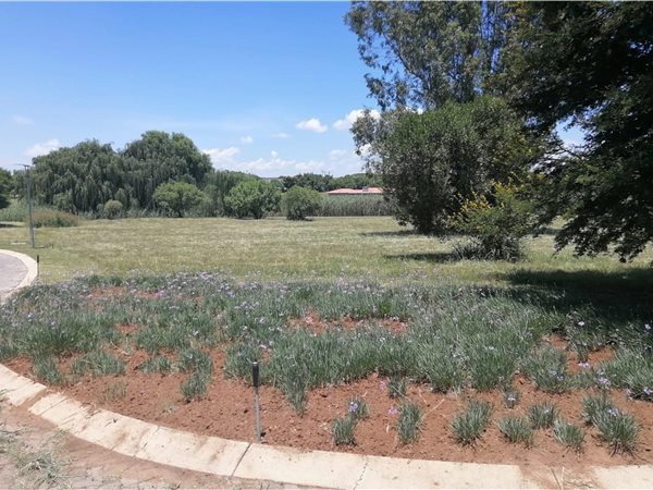 1100 m² Land available in Vaal Marina