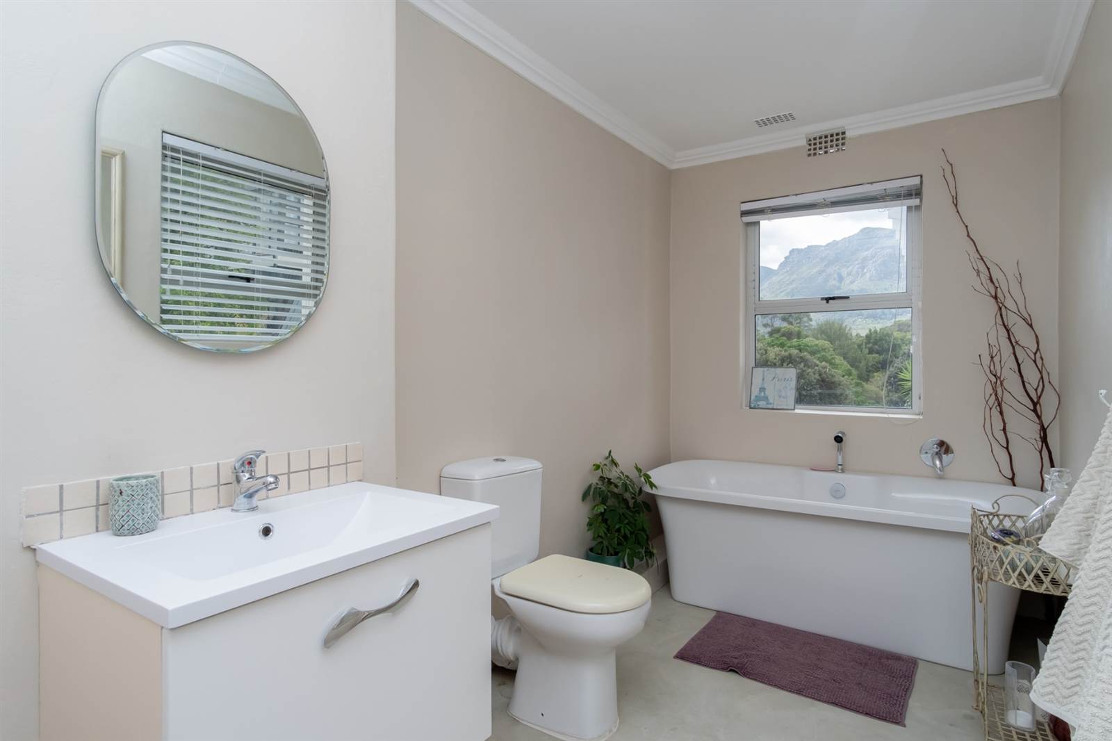 3 Bed House in Hout Bay and surrounds photo number 14