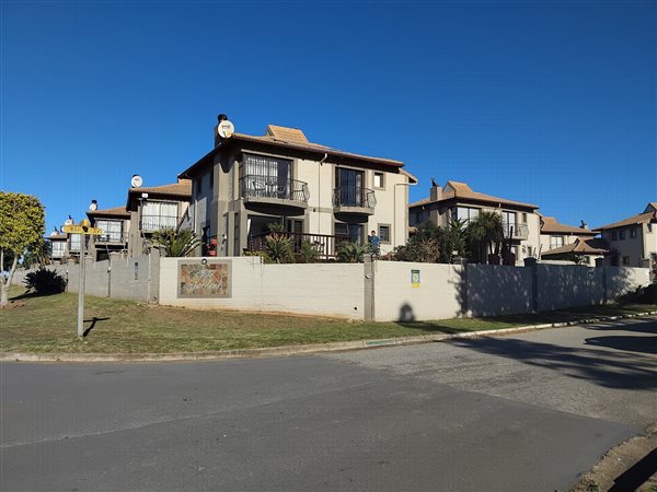 4 Bedroom Townhouse 4 Bedroom Townhouse