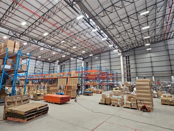3213  m² Industrial space in Airport Industria