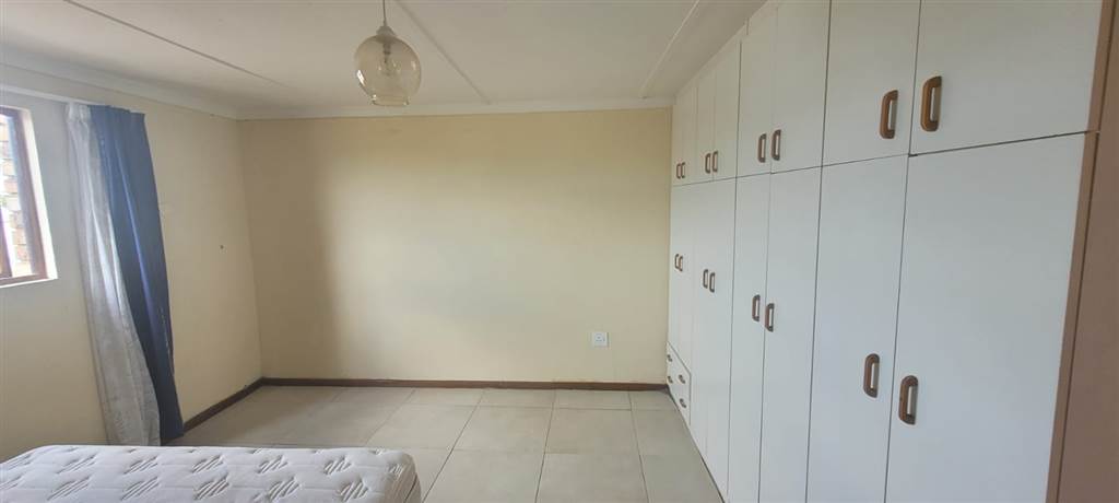 2 Bed Garden Cottage in Grahamstown Central photo number 6