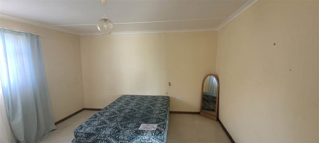 2 Bed Garden Cottage in Grahamstown Central photo number 8