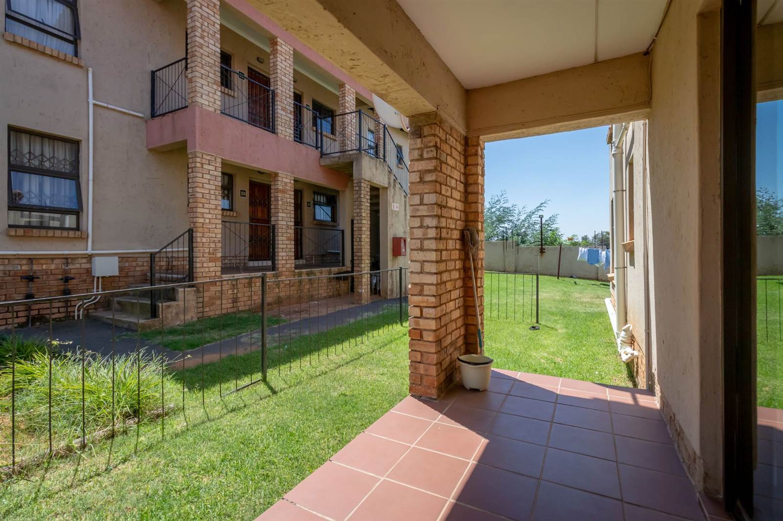 3 Bed Townhouse in Grobler Park photo number 17