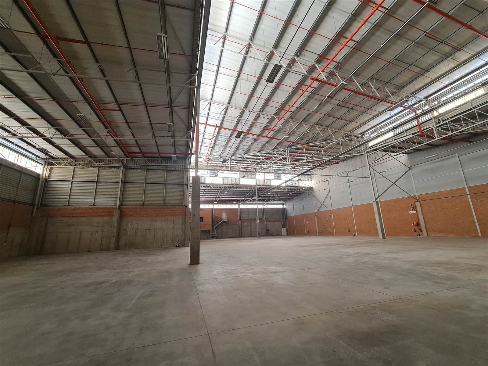 3348  m² Industrial space in Greenhills photo number 2