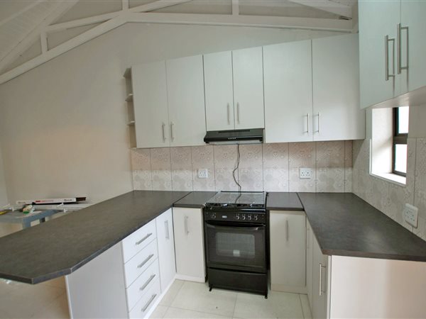 1 Bedroom Flat 1 Bedroom Flat