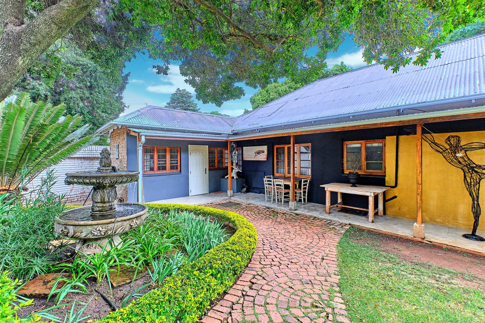 3 Bed House in Parktown North photo number 23