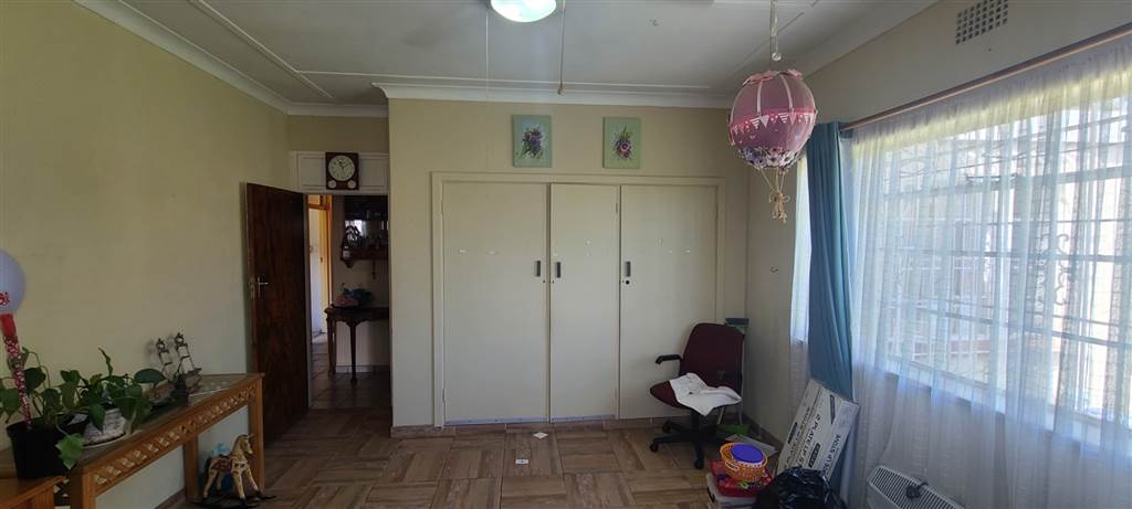 4 Bed House in Edenvale photo number 12