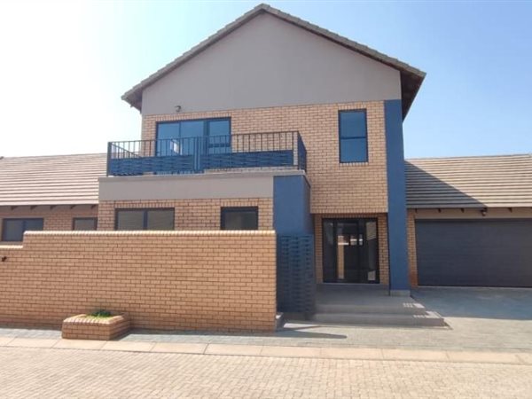 5 Bedroom Townhouse 5 Bedroom Townhouse