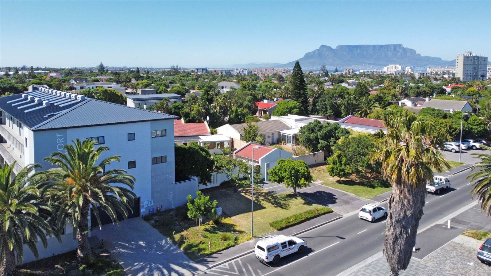 2 Bed Apartment in Blouberg Rise photo number 1