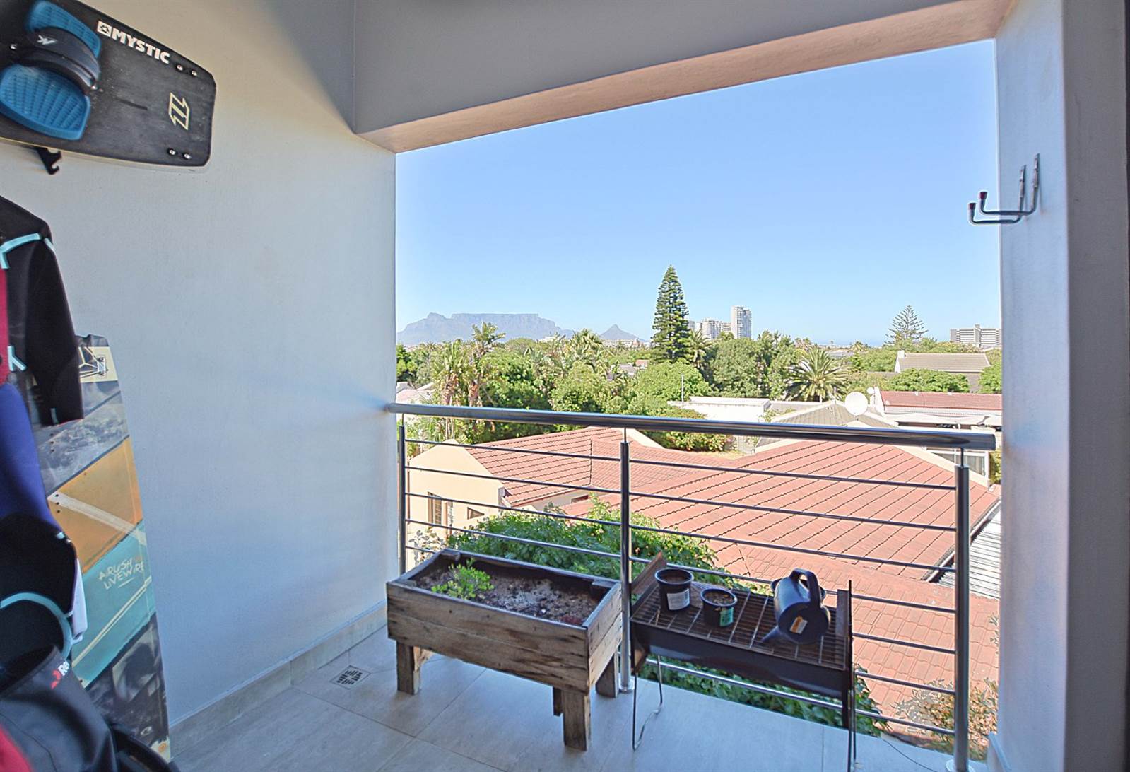 2 Bed Apartment in Blouberg Rise photo number 15