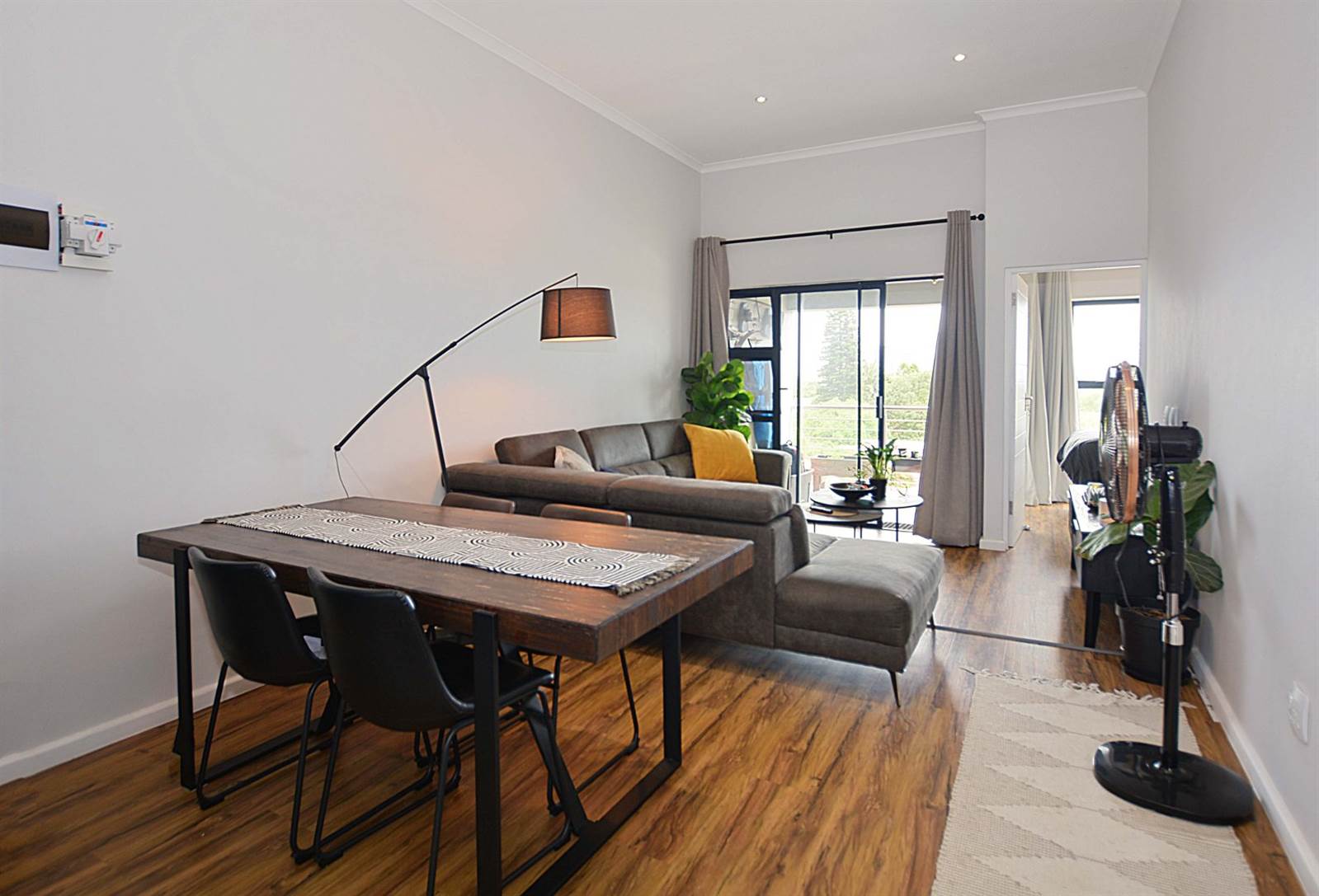 2 Bed Apartment in Blouberg Rise photo number 4