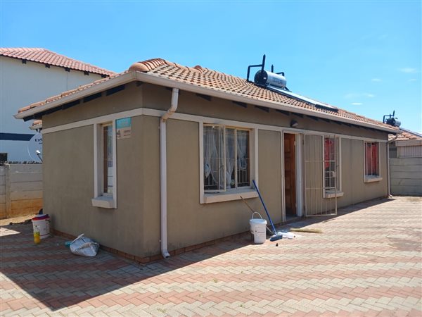 3 Bedroom House 3 Bedroom House